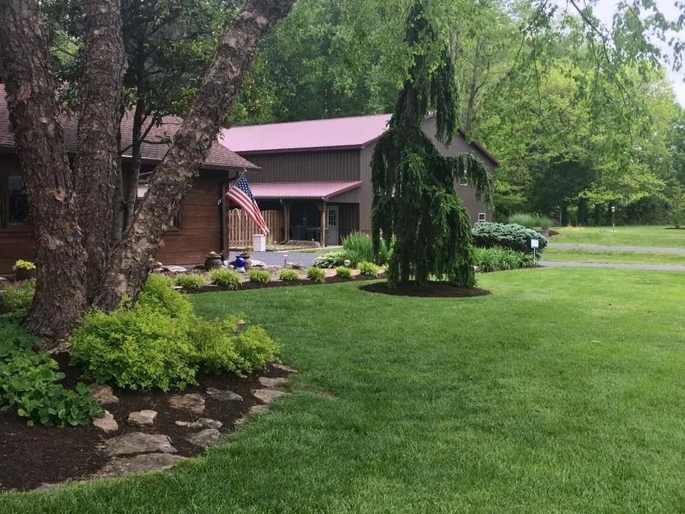 Reliable residential landscaping experts serving Frankfort, KY - John's Lawn and Landscaping