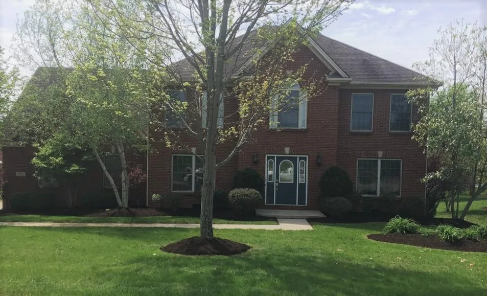 Expert yard maintenance experts serving Frankfort, KY - John's Lawn and Landscaping