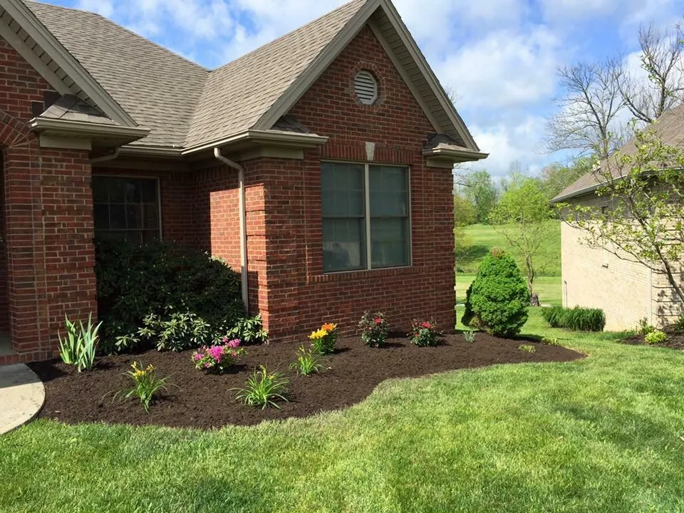 Expert garden landscaping experts serving Frankfort, KY - John's Lawn and Landscaping
