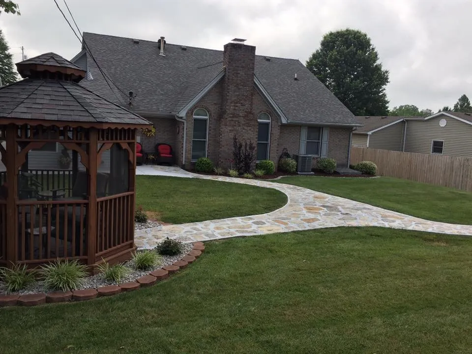 Affordable garden landscaping for beautiful yards across Frankfort, KY - John's Lawn and Landscaping
