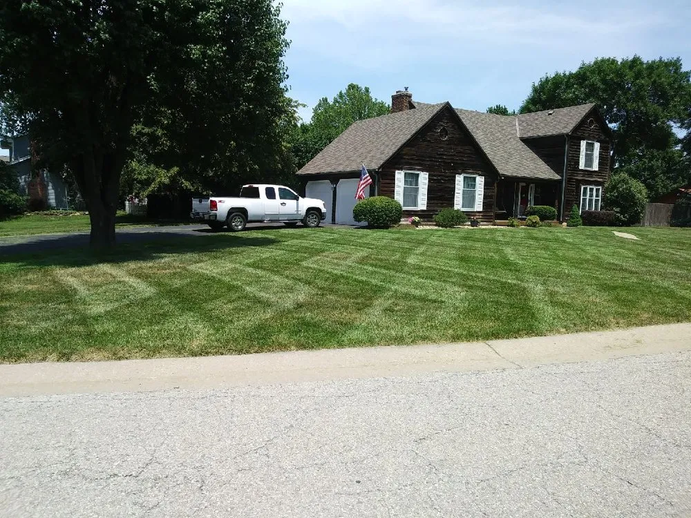 Expert yard cleanup service experts serving Topeka, KS - John's Lawn Salon