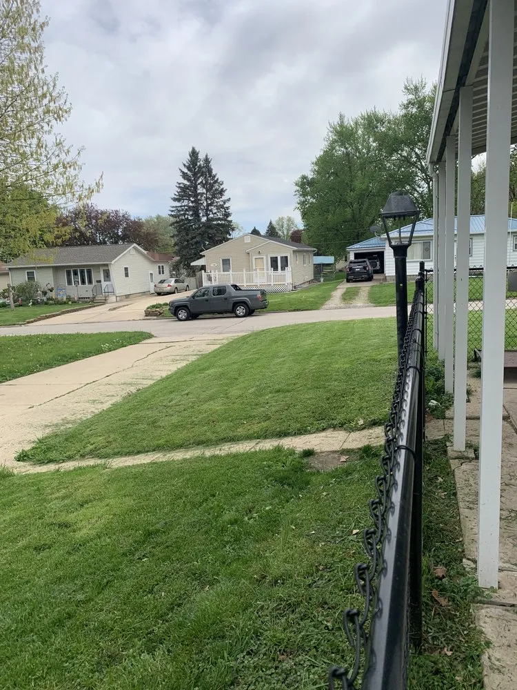 Trusted garden landscaping in Evansdale, IA by John’s Local Mowing