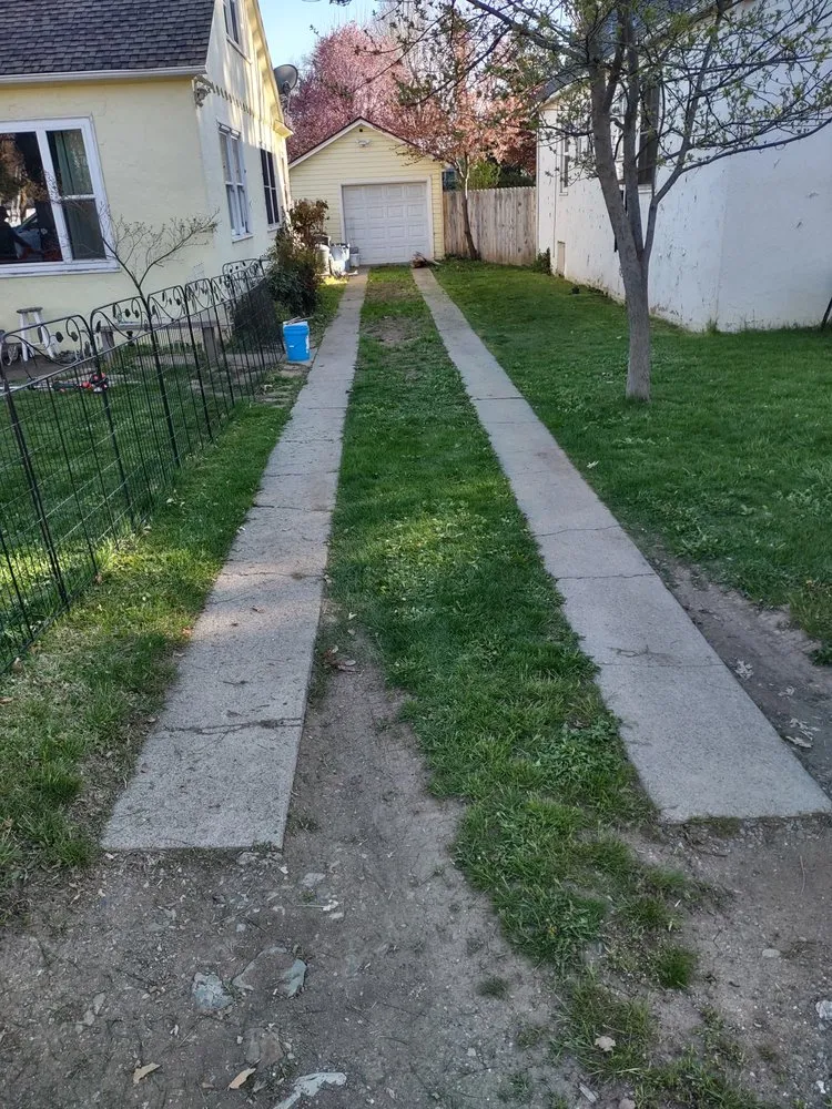 Professional garden landscaping experts serving Fort Jones, CA - John's yard service