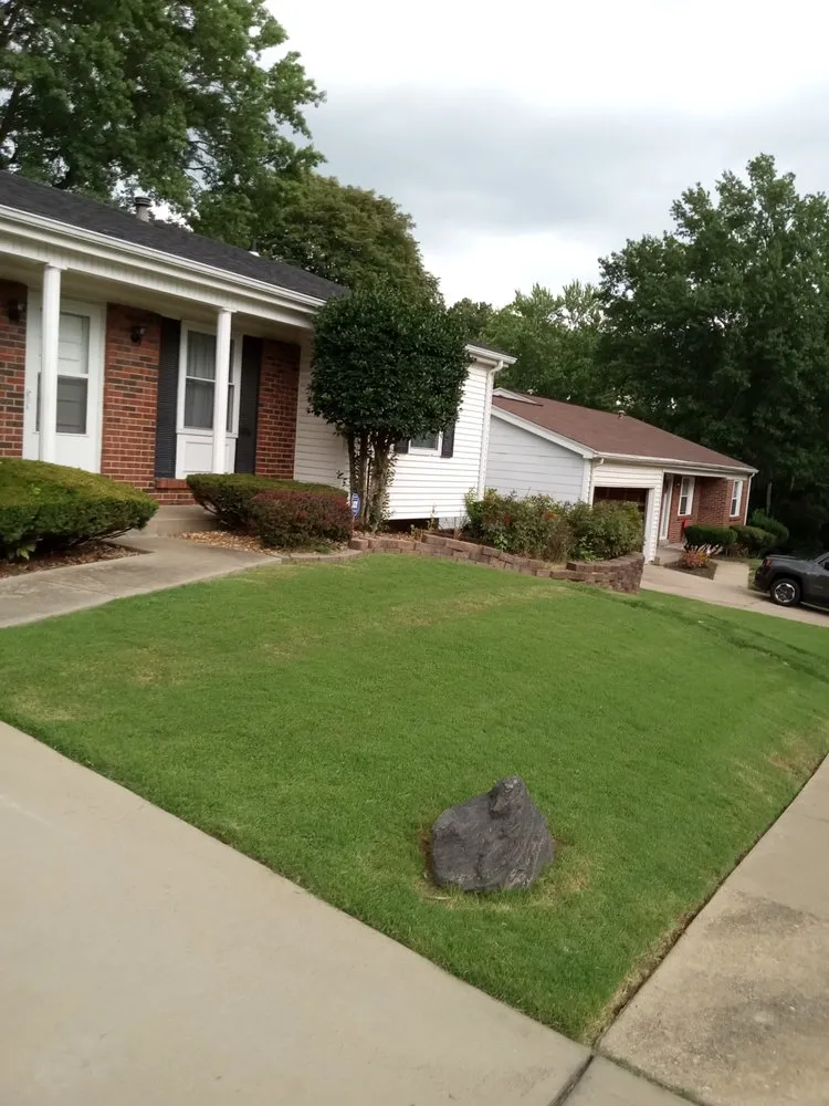 Affordable garden landscaping in Florissant, MO by Johnson And Family Solutions