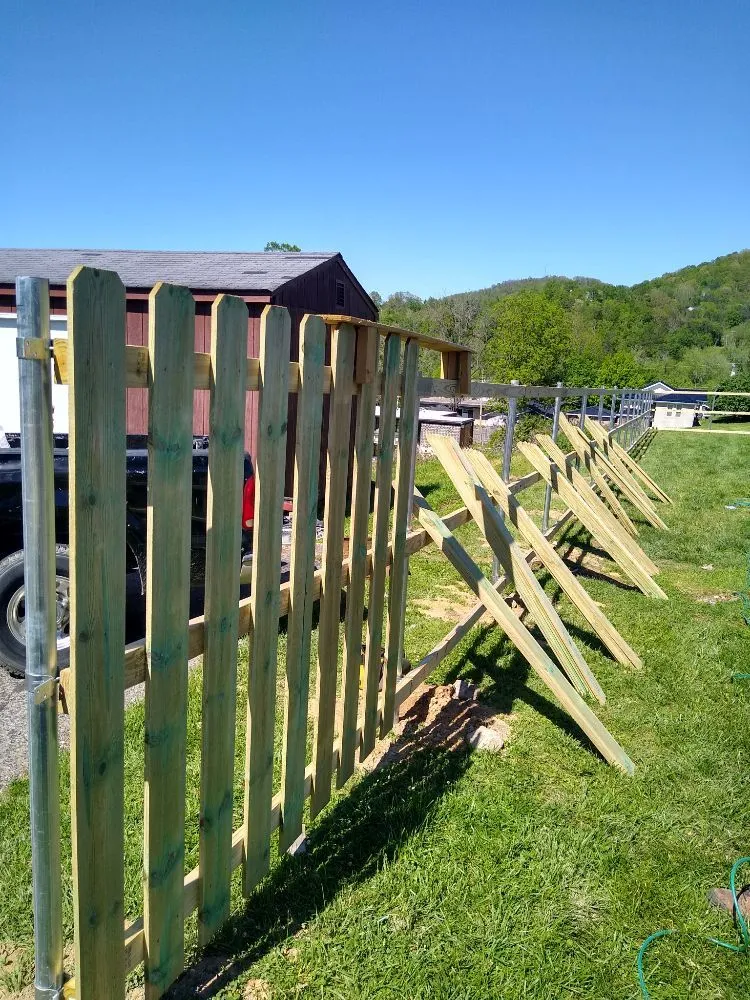 Local yard cleanup service in Williamsburg, KY by Johnson Contracting