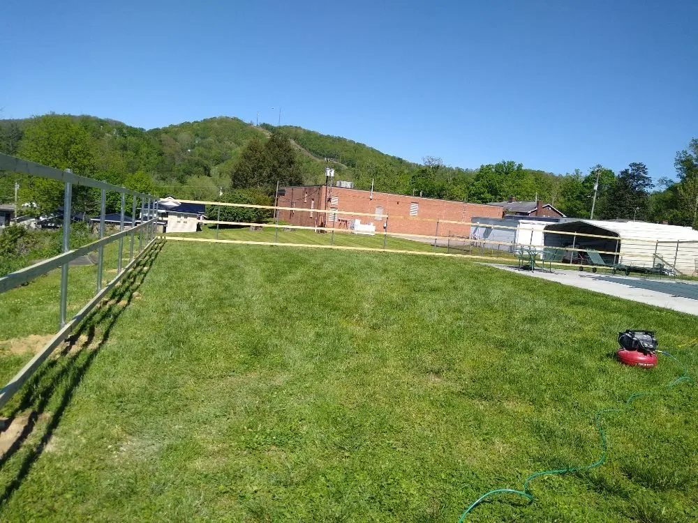 Expert lawn care service in Williamsburg, KY - Johnson Contracting