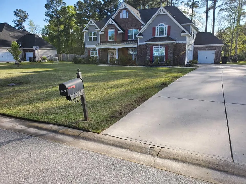 Local yard cleanup service in Fayetteville, NC - Johnson Enterprise