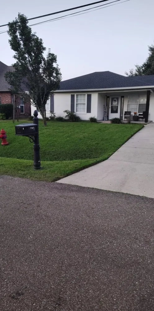 Top-rated outdoor landscaping for homes in Laplace, LA by Johnson Family Services