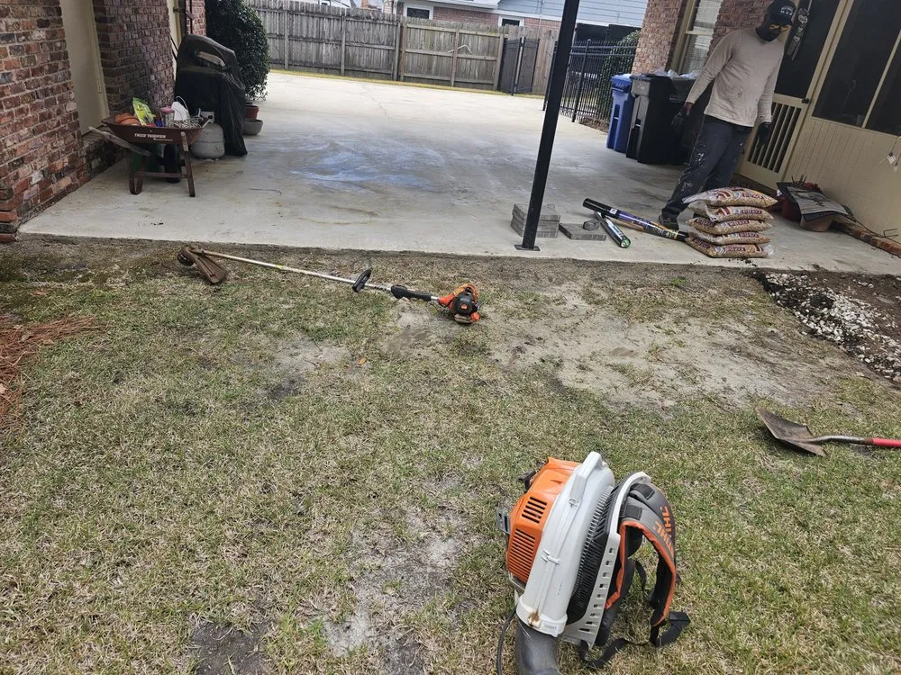 Reliable yard maintenance for residential properties in Warm Springs, GA by Johnson Lanscaping Pinestraw