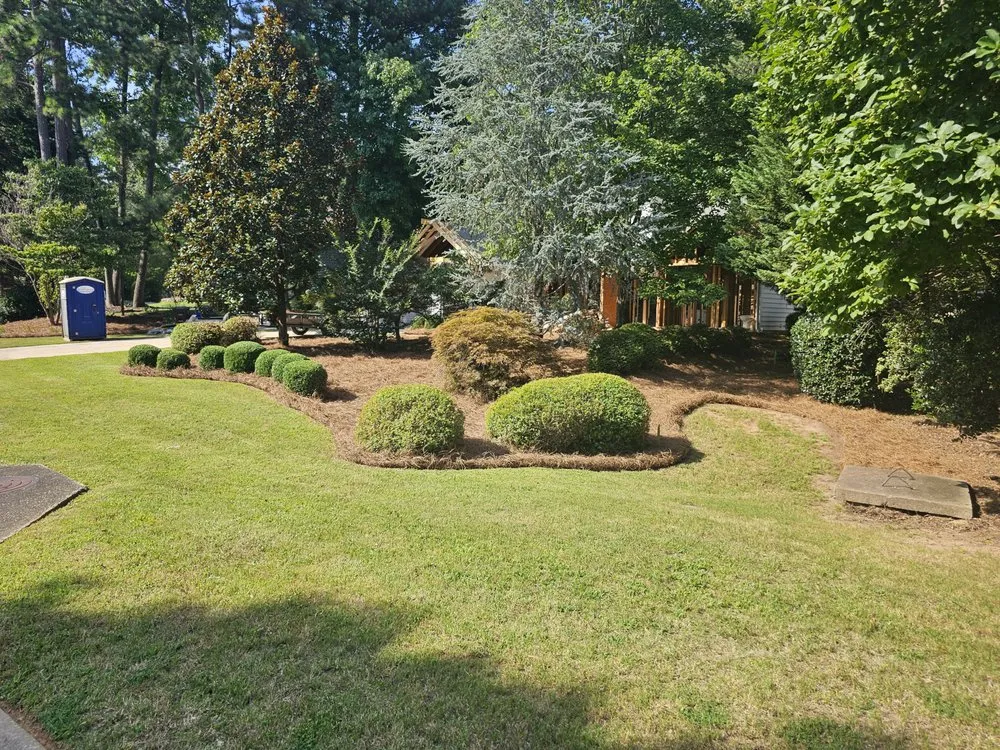 Custom garden landscaping in Warm Springs, GA by Johnson Lanscaping Pinestraw