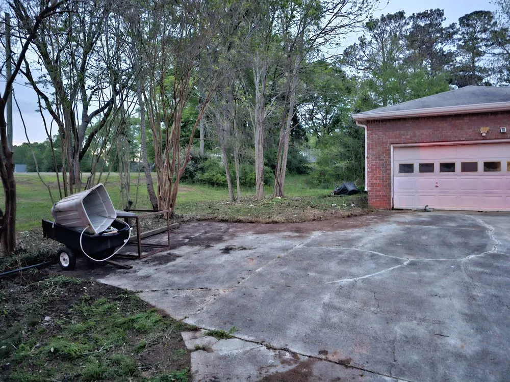 Trusted landscaping services in Warm Springs, GA - Johnson Lanscaping Pinestraw