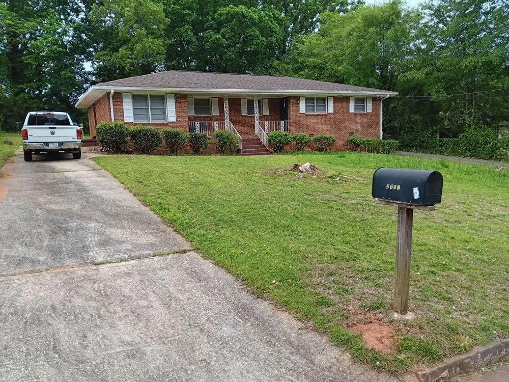 Affordable outdoor landscaping in Decatur, GA by Johnson Lawn care & Electrical Services