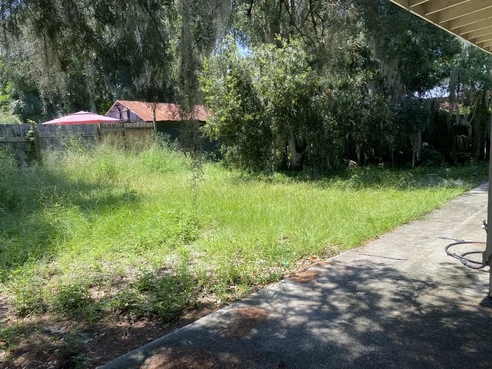 Professional garden landscaping in Lake Panasoffkee, FL by Johnson Lawn Care