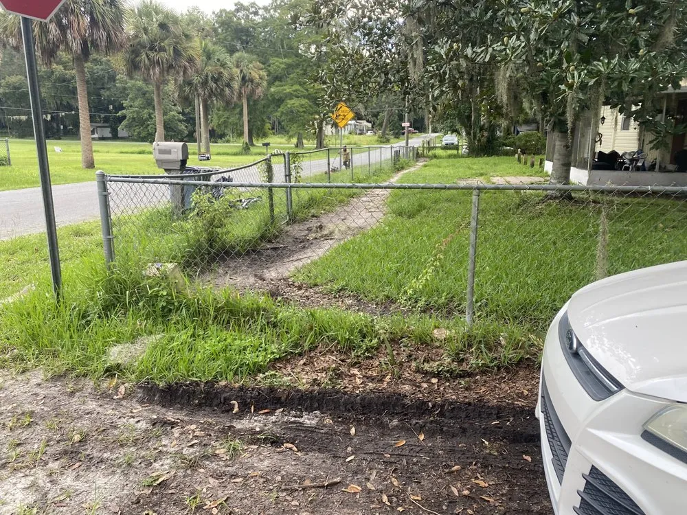 Top-rated yard cleanup service in Lake Panasoffkee, FL by Johnson Lawn Care