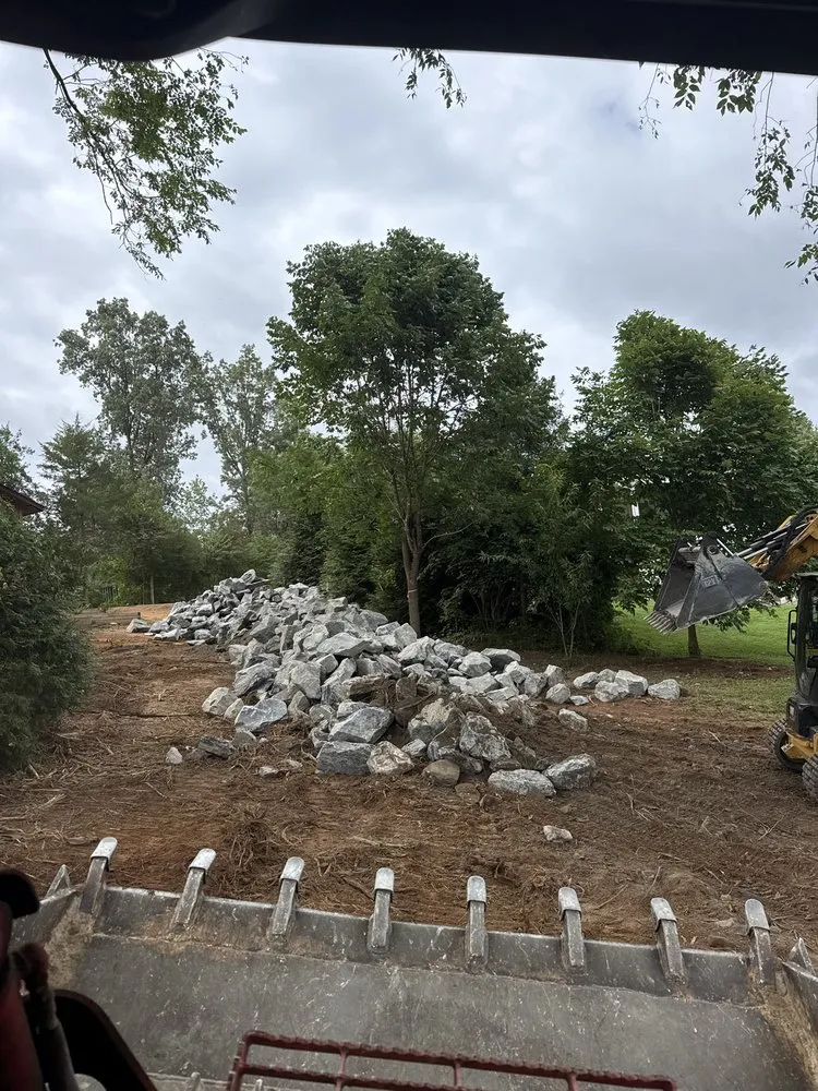 Custom lawn care service in Powhatan, VA by Johnson’s Demo & Landacape