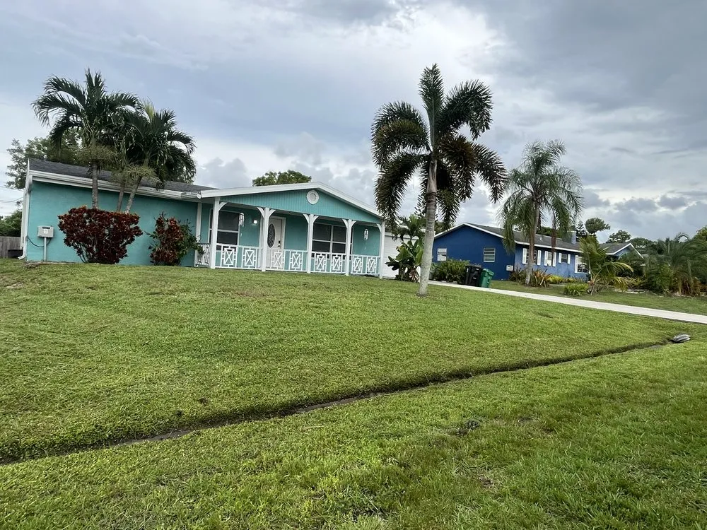 Affordable yard maintenance for residential properties in Fort Pierce, FL by Johnson’s Landscaping