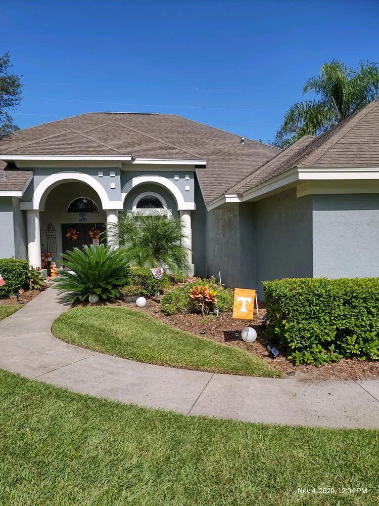 Professional lawn mowing service in Zephyrhills, FL - Johnsons Lawn and Landscape inc.