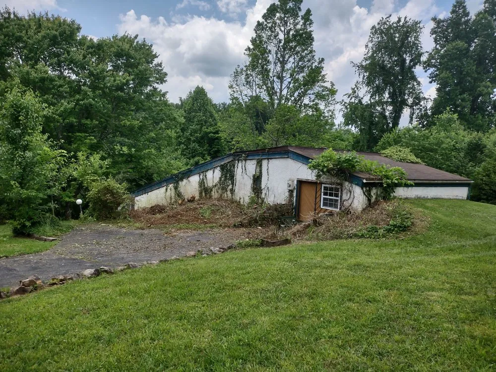 Trusted yard cleanup service in Roan Mountain, TN - Johnson's Lawn Care