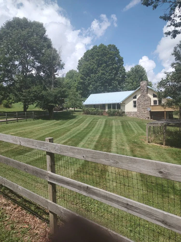 Top-rated outdoor landscaping experts serving Roan Mountain, TN - Johnson's Lawn Care
