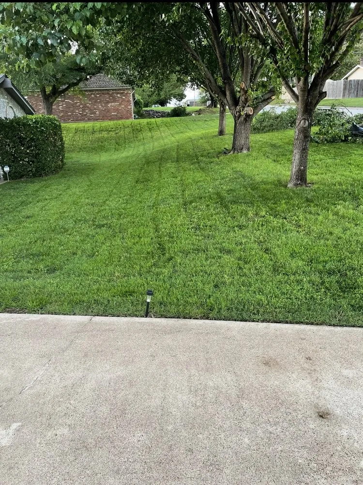 Affordable garden landscaping in North Richland Hills, TX by Johnson’s Lawn Service