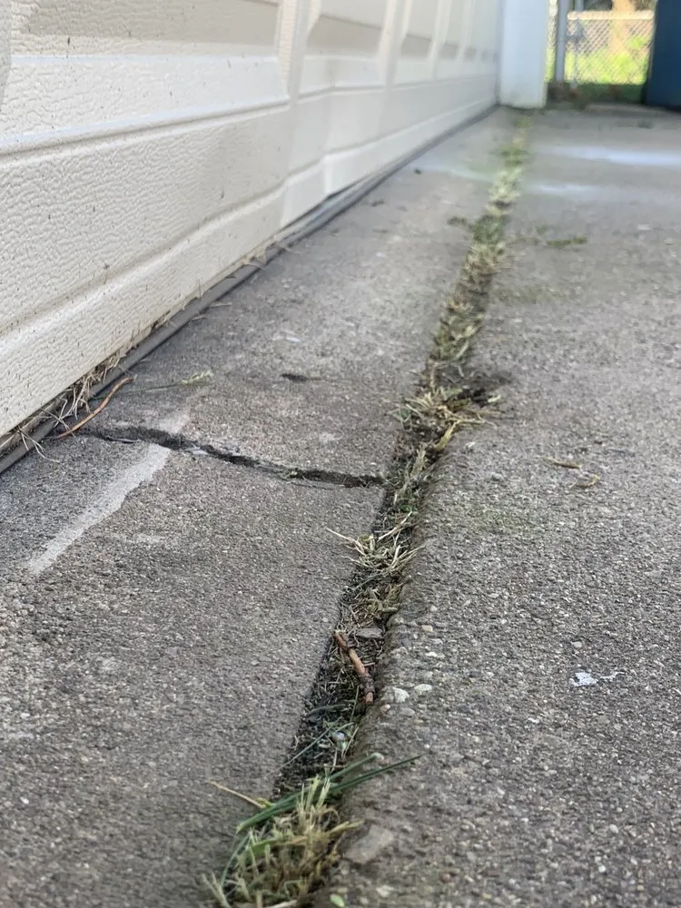 Local lawn mowing service in Springfield, IL by Johnson’s Lawncare Service’s & More