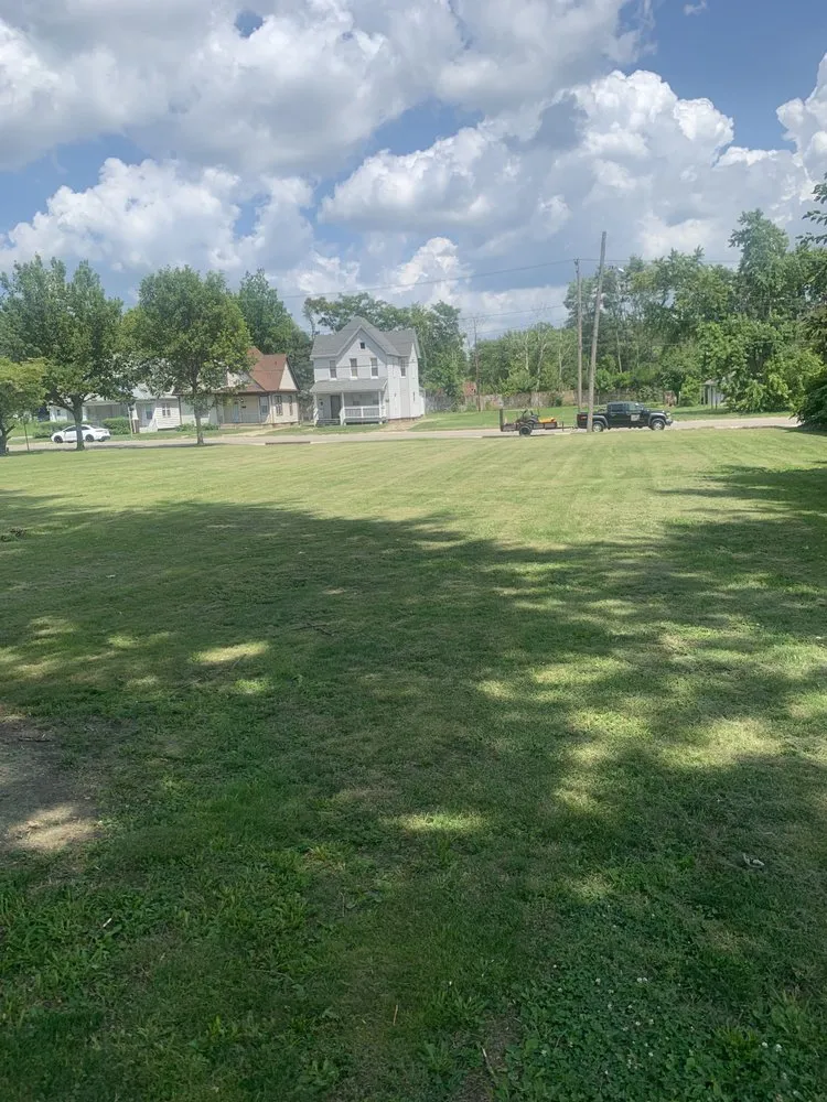 Reliable residential landscaping in Springfield, IL by Johnson’s Lawncare Service’s & More