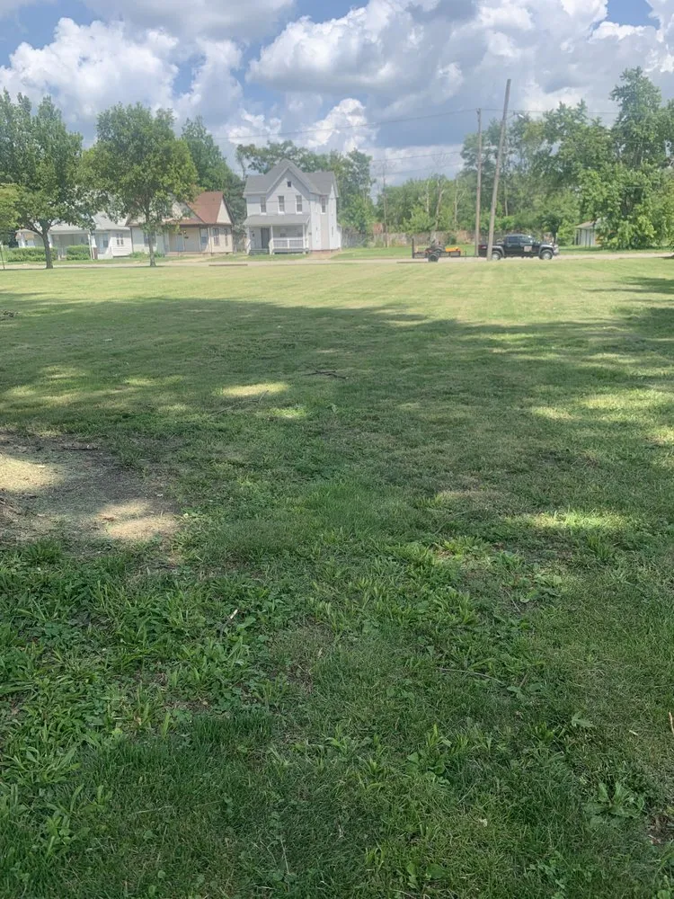 Expert residential landscaping in Springfield, IL - Johnson’s Lawncare Service’s & More