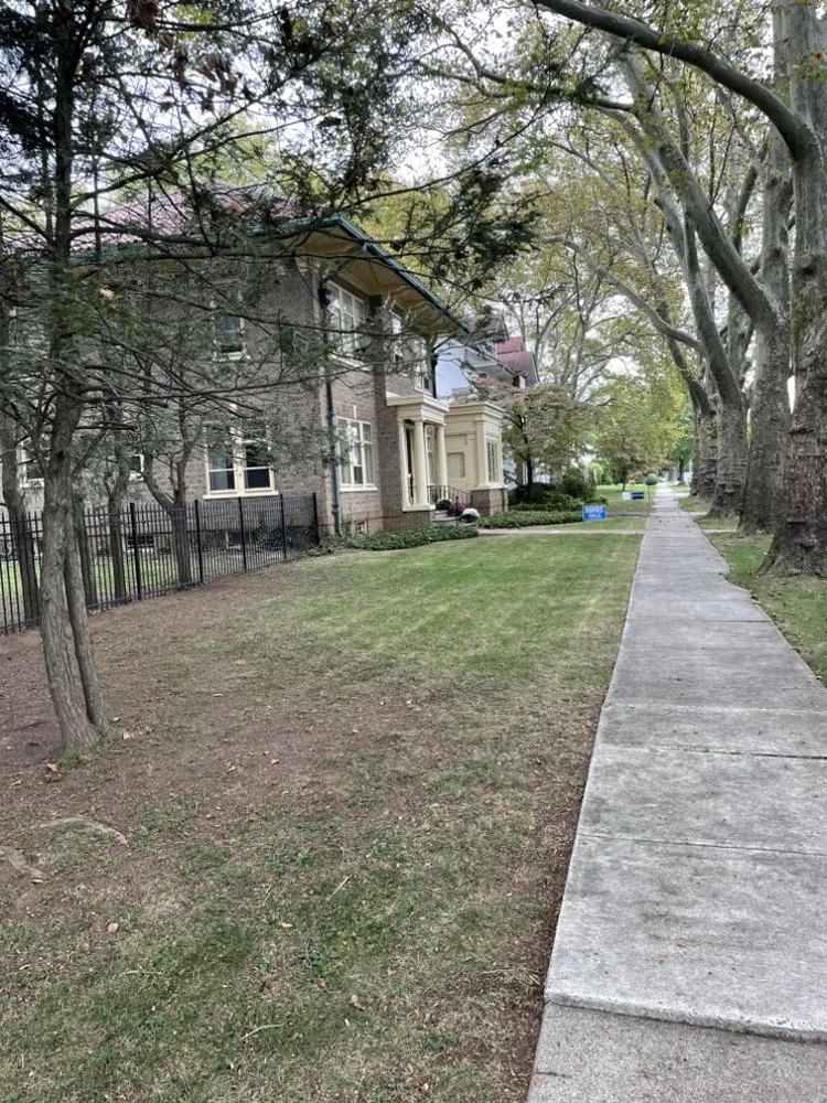 Custom yard cleanup service with custom design in Allentown, PA by Johnson’s Lawnscaping