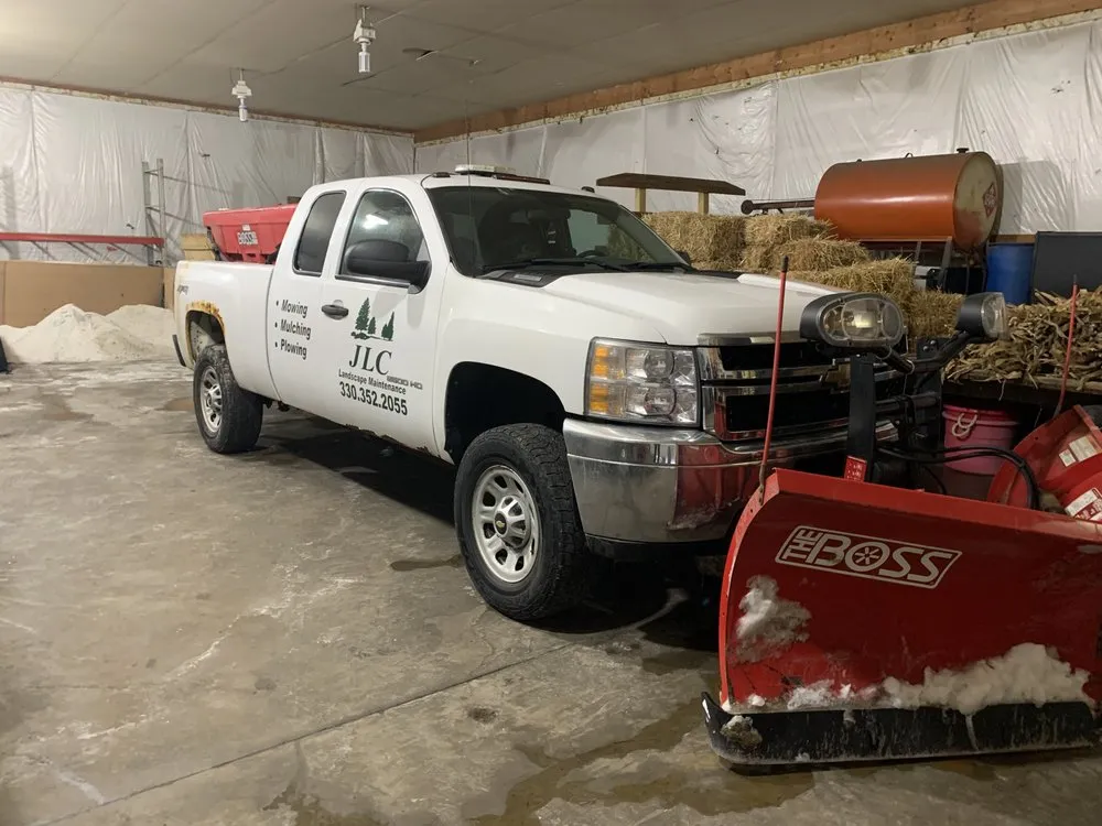 Professional lawn mowing service in Cuyahoga Falls, OH - Johny's Lawn Care