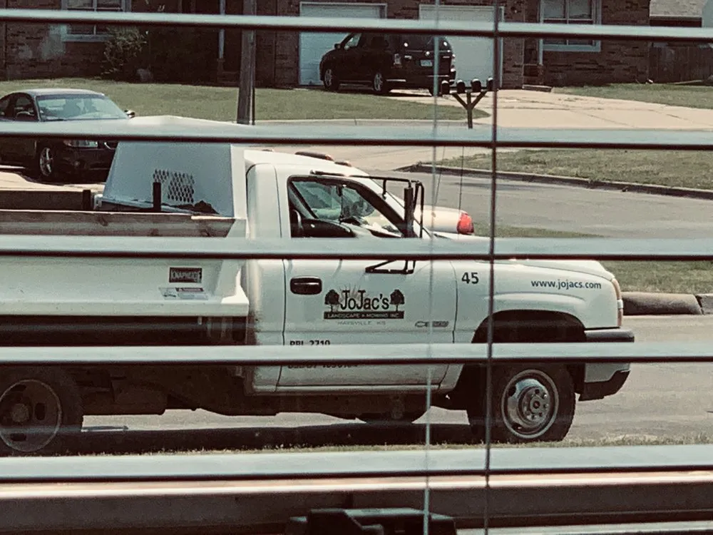 Top-rated lawn care service experts serving Haysville, KS - JoJacs