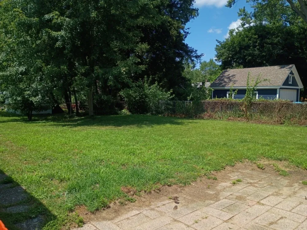 Professional residential landscaping in Kalamazoo, MI - Jojo and John's Handyman Service