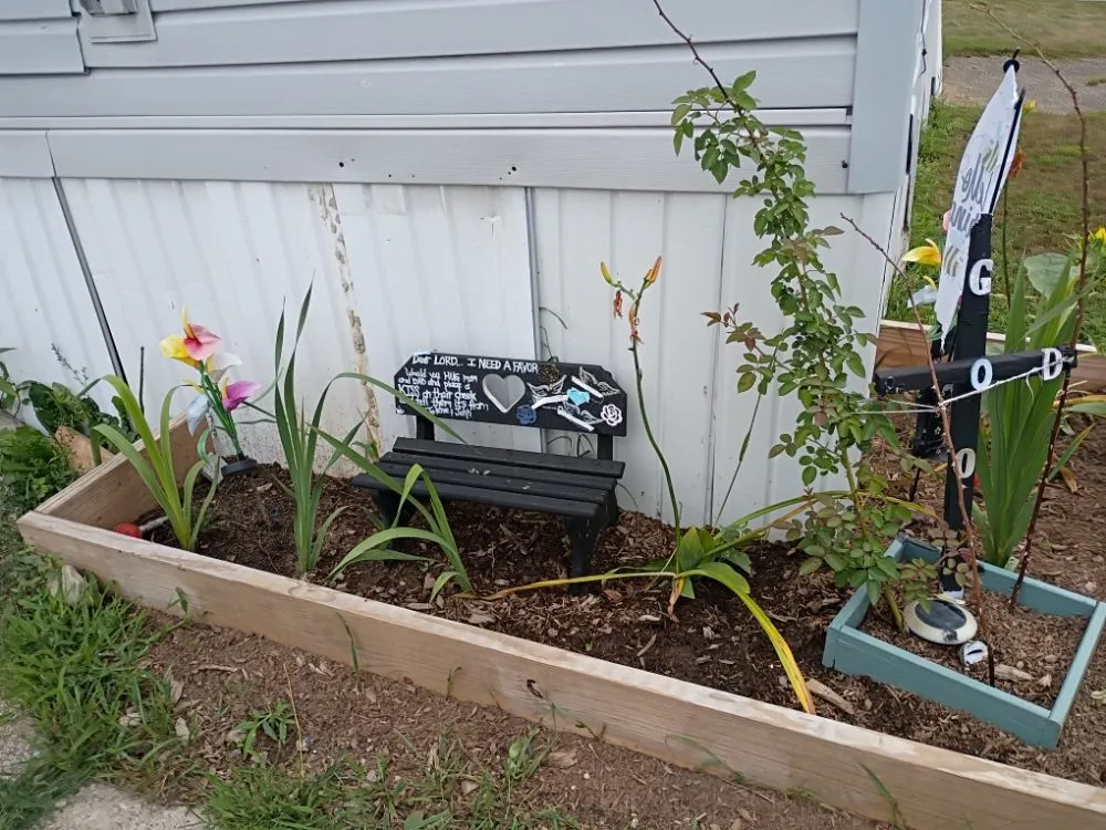 Top-rated yard maintenance in Kalamazoo, MI by Jojo and John's Handyman Service