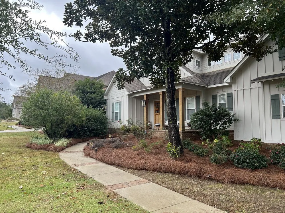 Local yard maintenance in Foley, AL by JoJo's Pine Straw