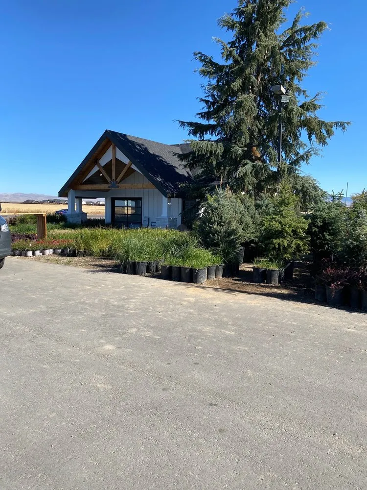 Reliable lawn care service experts serving Meridian, ID - Jon C Irby Landscaping