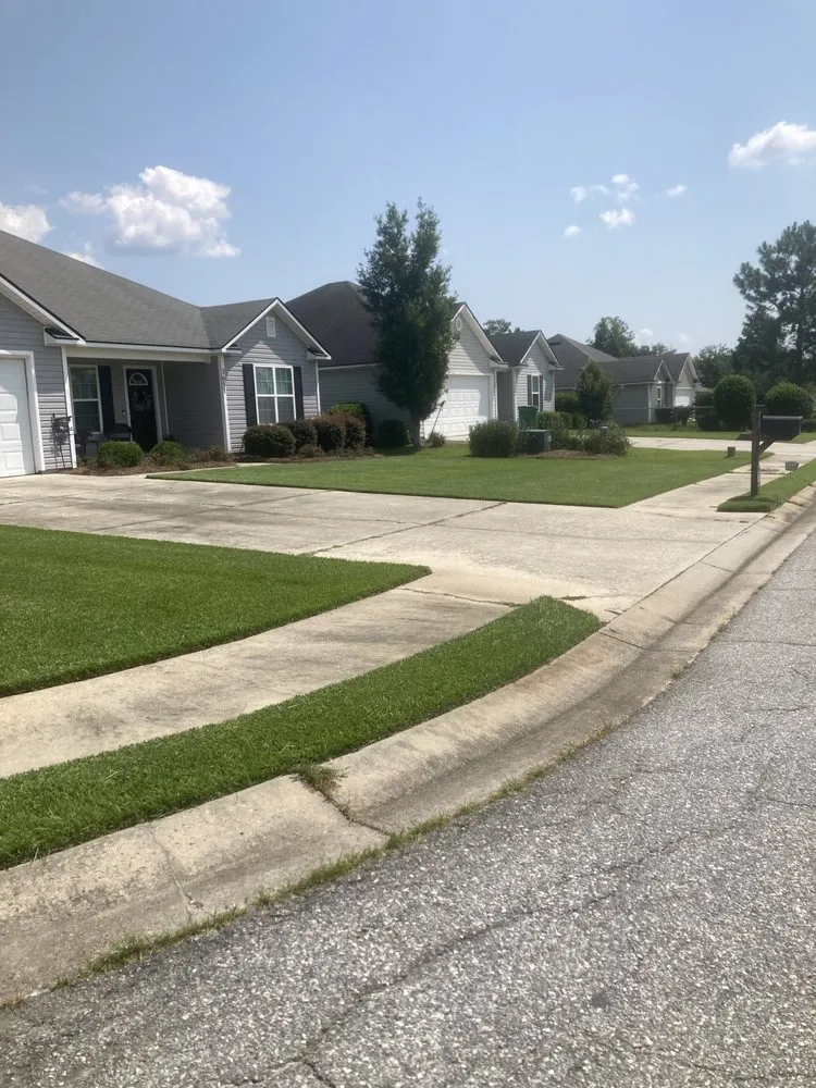 Reliable garden landscaping in Valdosta, GA by Jonathan Lawn Care