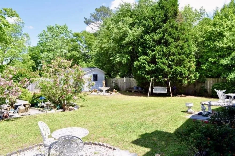 Affordable yard cleanup service in Columbia, SC - Jonathan Petray