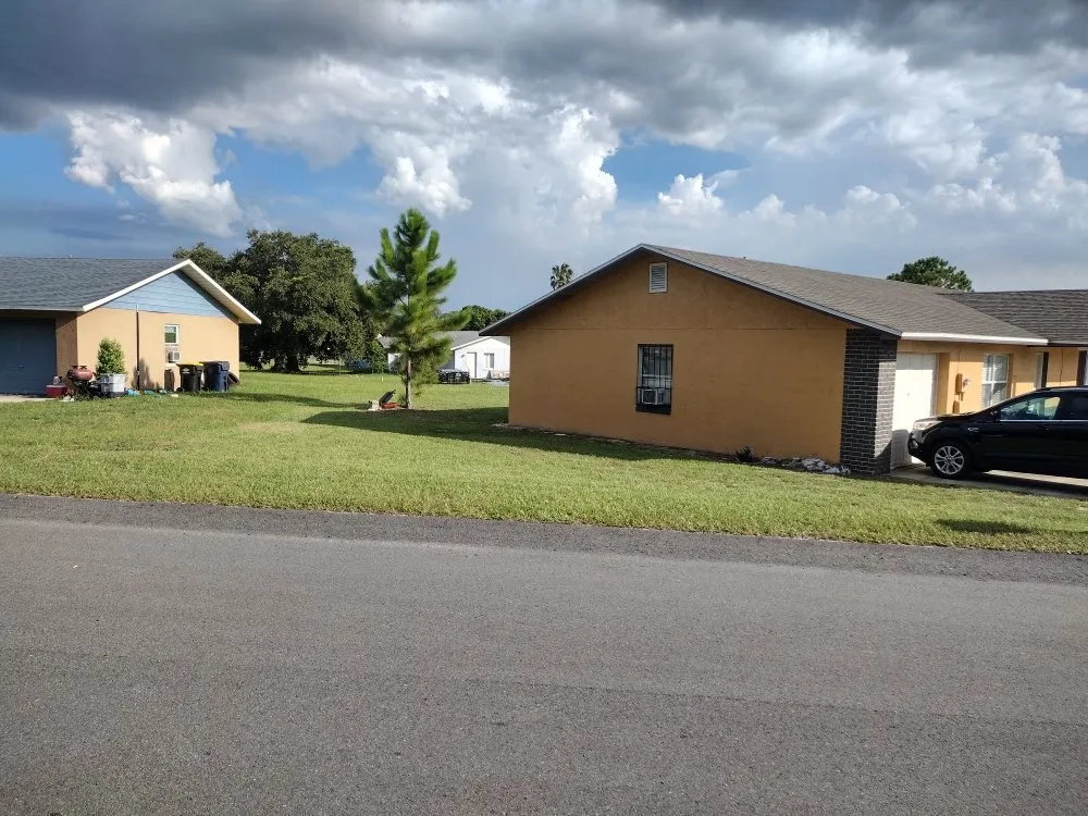 Trusted landscape design in Auburndale, FL by Jonathan's Lawn Care and Pressure Washing