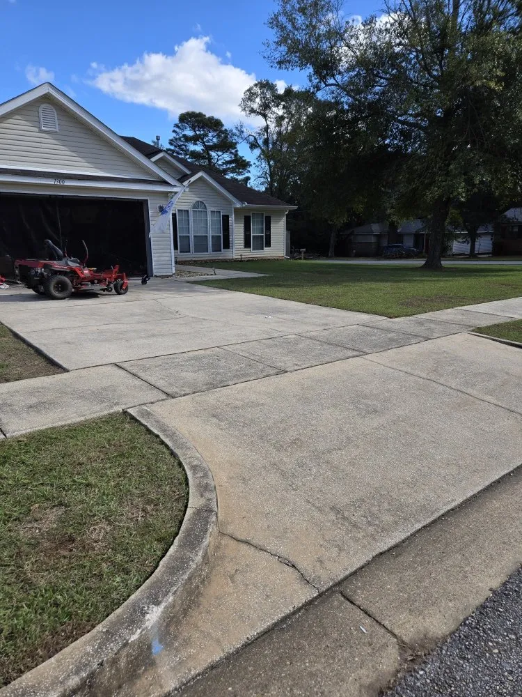 Affordable lawn care service experts serving Mobile, AL - Jones & Sons Lawn and Beautification Services