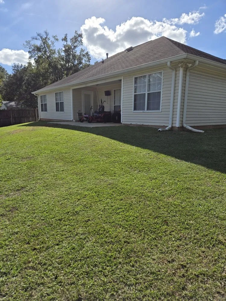 Reliable lawn mowing service experts serving Mobile, AL - Jones & Sons Lawn and Beautification Services