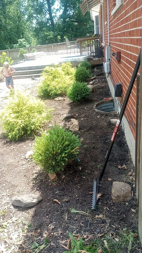 Local garden landscaping experts serving Warsaw, KY - Jones Complete Construction