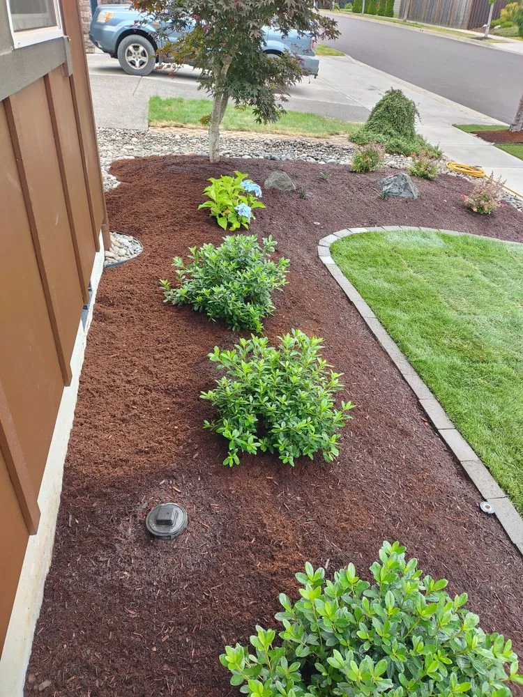 Custom outdoor landscaping experts serving Ridgefield, WA - Jones Landscape