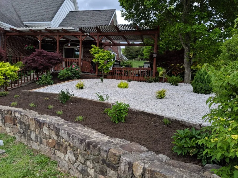 Local outdoor landscaping experts serving Rural Retreat, VA - Jones Nursery And Landscaping