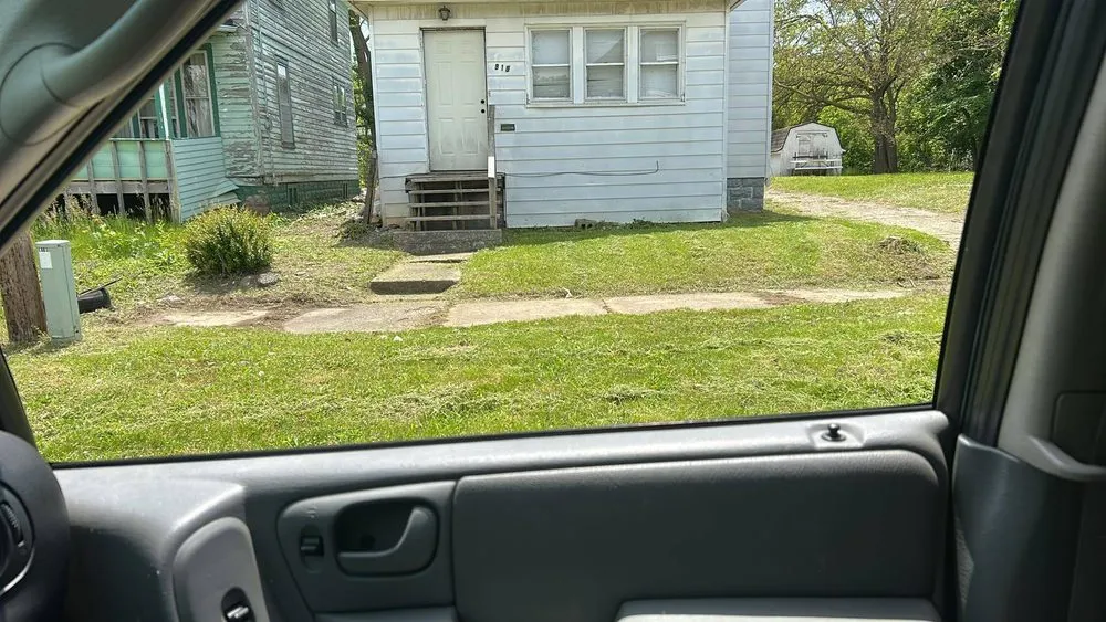 Professional residential landscaping in Burton, MI by Jonnies lawn care and property maintenance