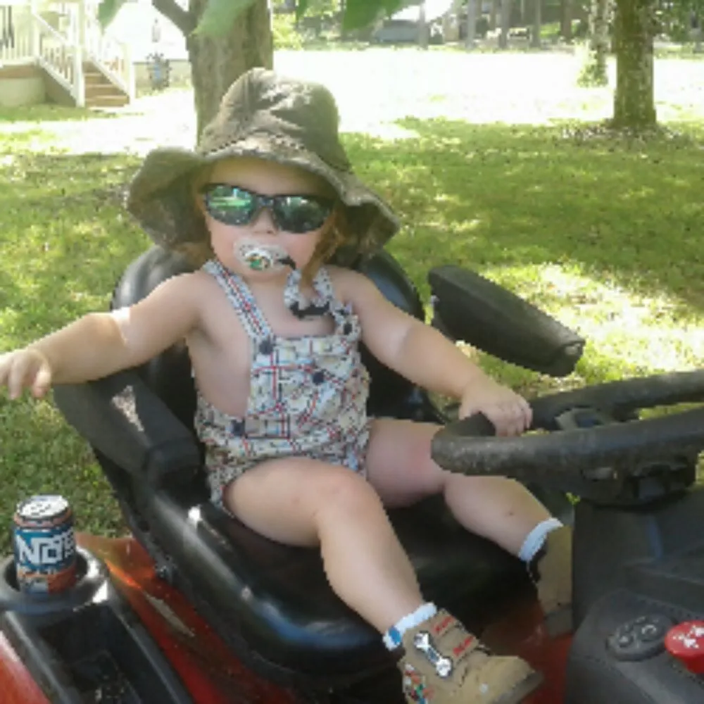 Expert yard maintenance in Olive Branch, MS by Jons Lawns & Landscape