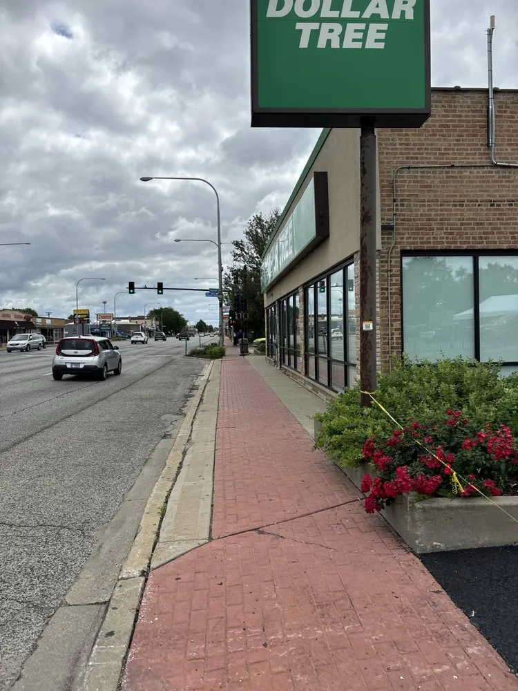 Affordable landscaping services for residential properties in Chicago, IL by Jordan Lawn Care & Snow Removal