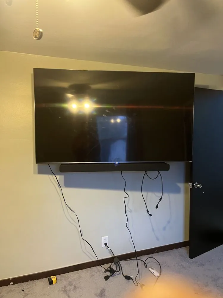 Top-rated lawn mowing service in Crafton, PA - Jordan Oliver