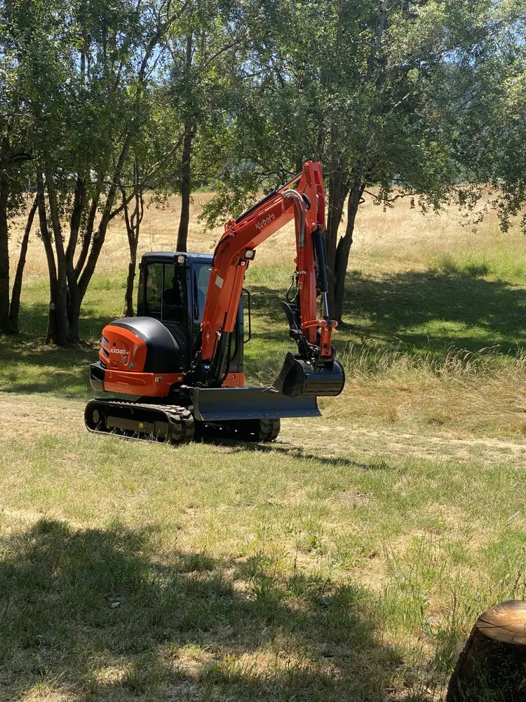 Reliable yard cleanup service in Roseburg, OR - Jordan Rock