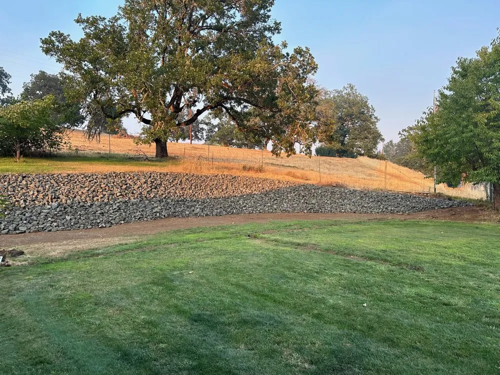 Top-rated lawn care service in Roseburg, OR - Jordan Rock