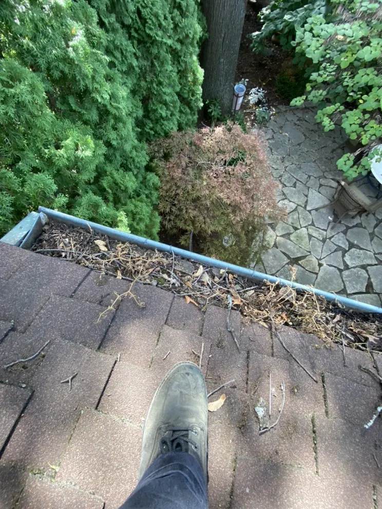 Professional lawn mowing service experts serving Aurora, IL - Jordans Gutter