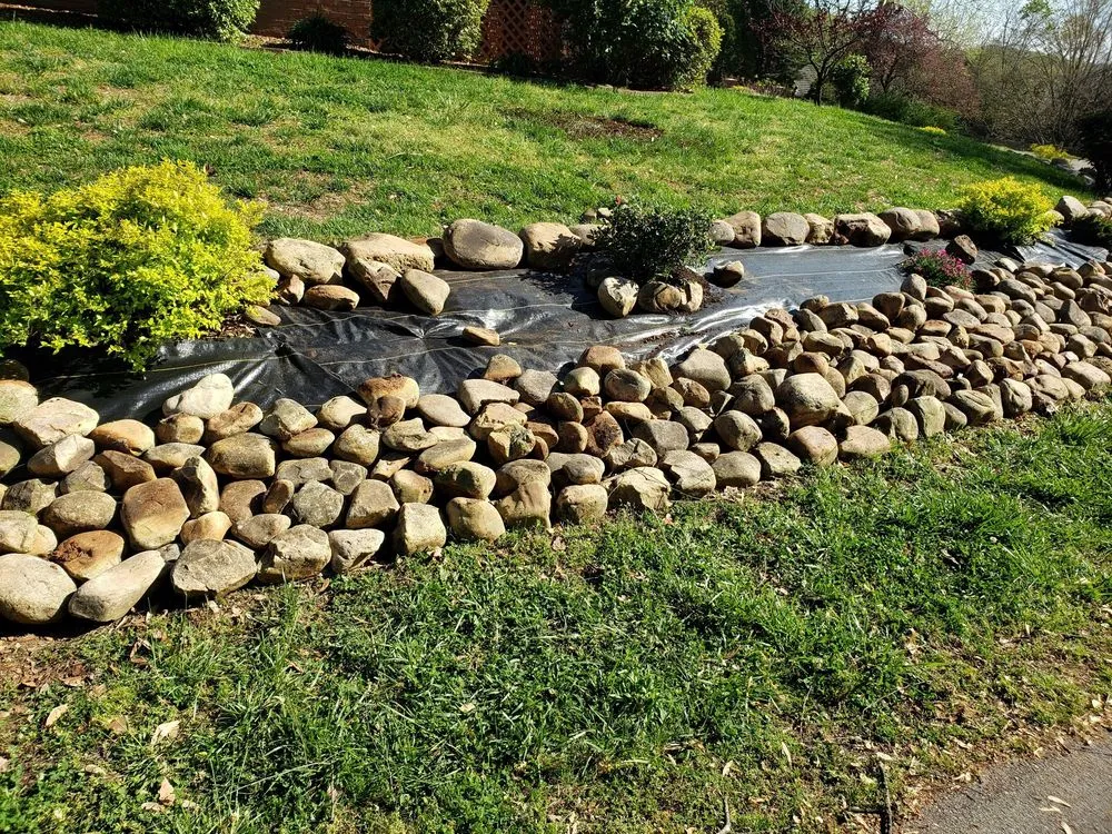 Custom yard maintenance experts serving Strawberry Plains, TN - Jordans Lawn & Landscaping